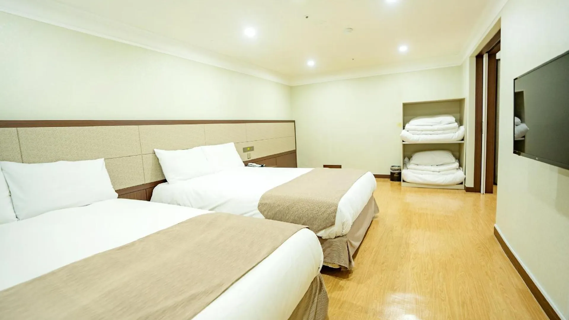 Staz Hotel Jeju Robero