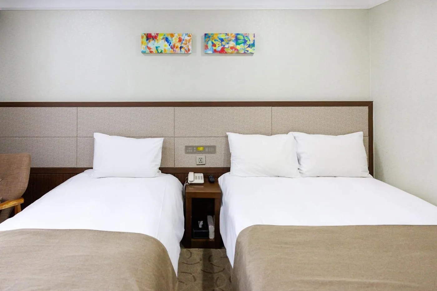 Staz Hotel Jeju Robero 3*,